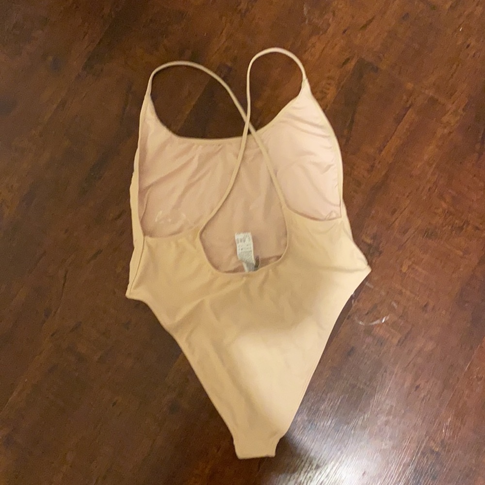 Swimsuit - Picture 3 of 4